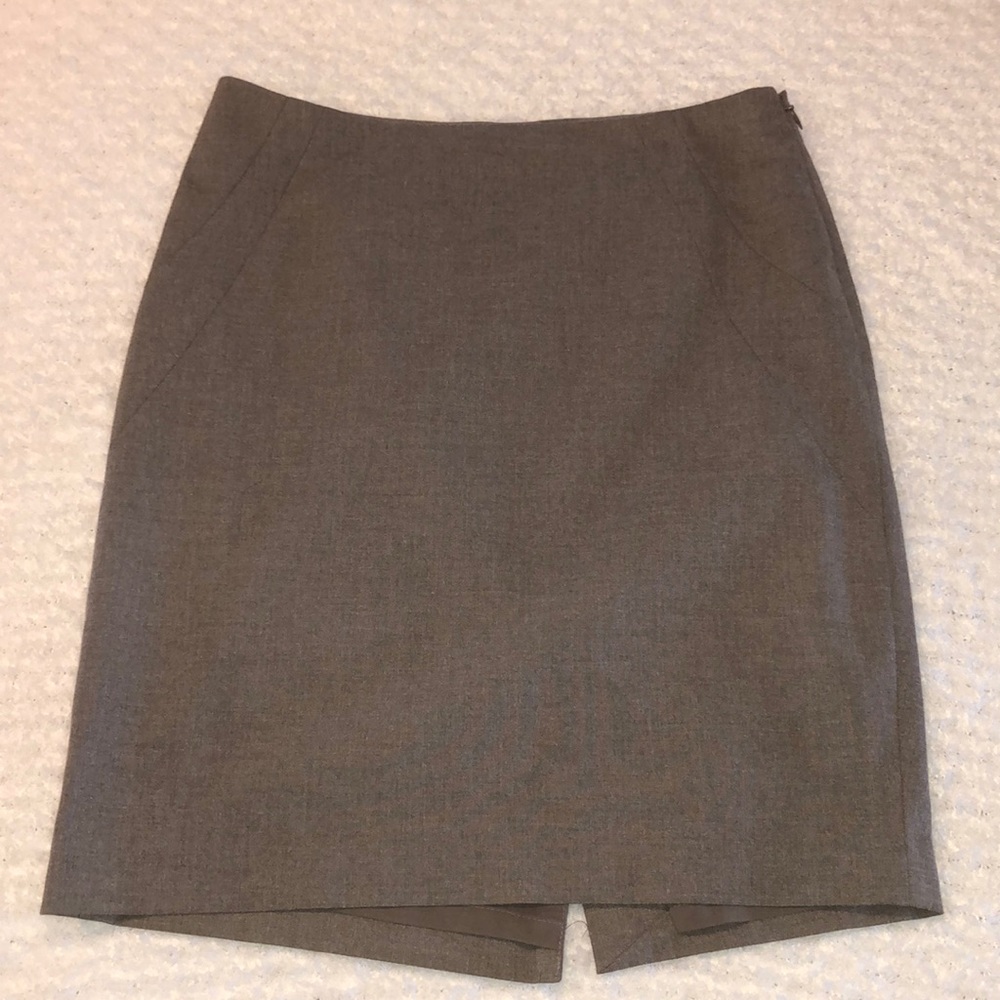 THE LIMITED - gray pencil skirt. Size 0. Excellent condition